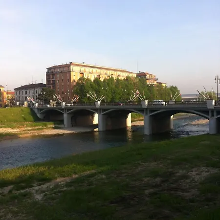 Apartamento A Casa Di Franci Parma